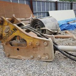 búa phá đá cũ soosan sb121 hàn quốc