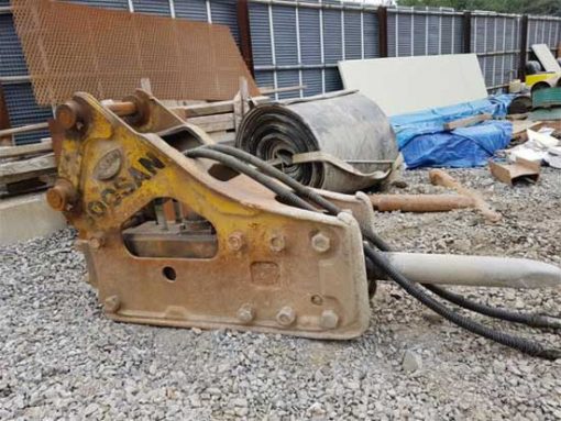 búa phá đá cũ soosan sb121 hàn quốc